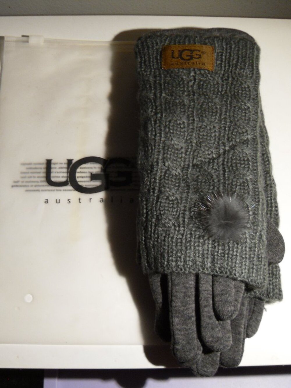 UGG women's gloves DARK GRAY NEW
